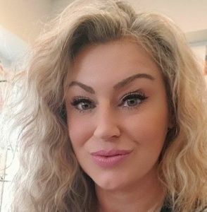 Meet your Posher, Christine